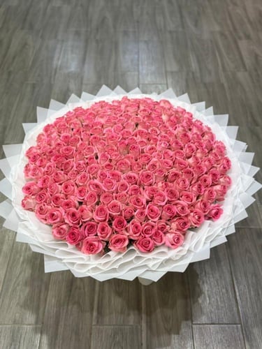 باقة الورد. الوردي