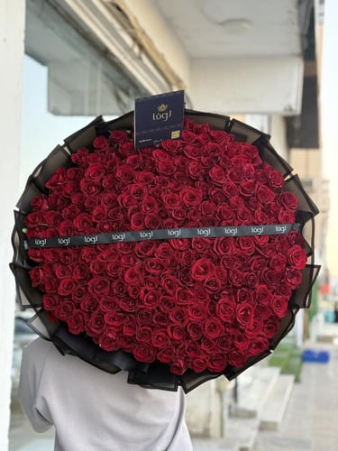 باقة الجوري الاحمر. الفخمه