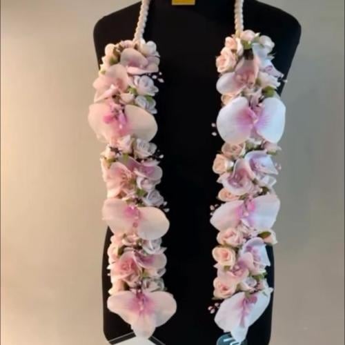 عقد تخرج مع القبعه حسب طلب العميل