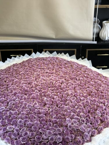 باقة الجوري الموف . 1000 ورده