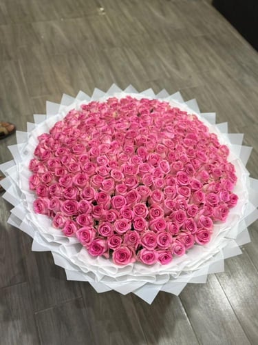 باقة الورد. الوردي