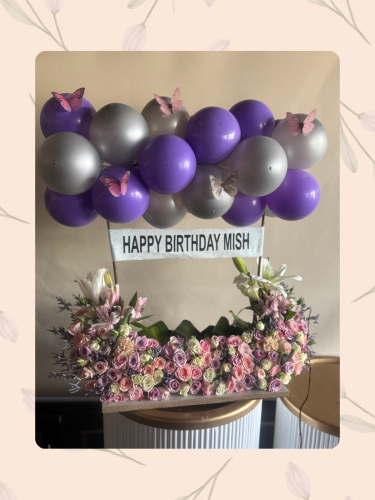 ورد مع بالون