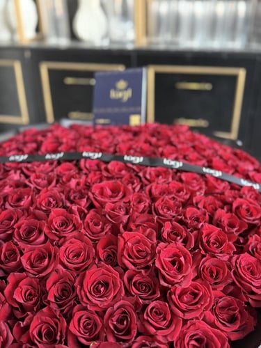 باقة الجوري الاحمر. الفخمه