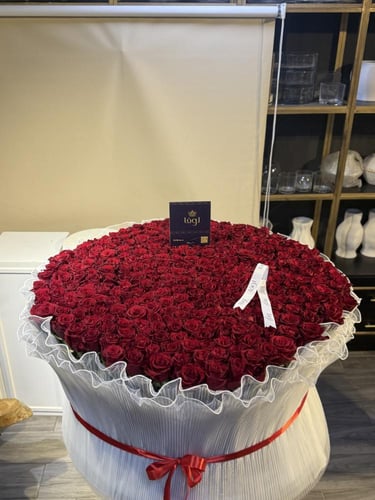 باقة الجوري الاحمر. الفخمه