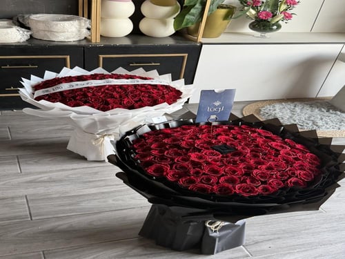 باقة الجوري الاحمر