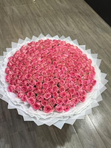 باقة الورد. الوردي