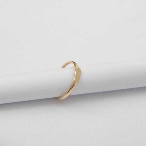 خاتم ذهب صافي عيار 18 ، وزن الذهب ( 1.1 ) جرام تقر...