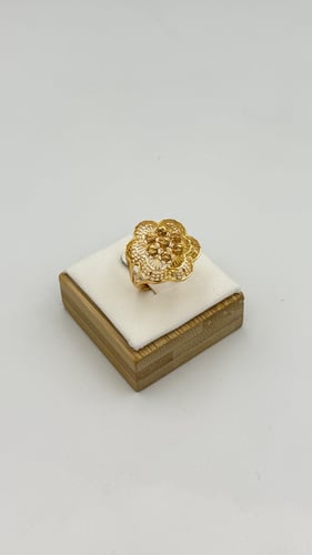 Pure 21-karat gold ring weight 2.88