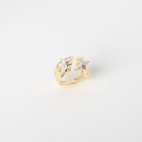 خاتم ذهب عيار 18 تصميم الماس ، الوزن (3.30) جرام