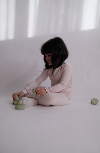 بجامة بيج بأكمام طويلة