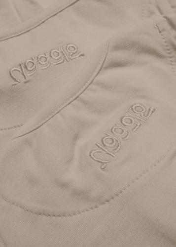 بجامة بيج بأكمام طويلة