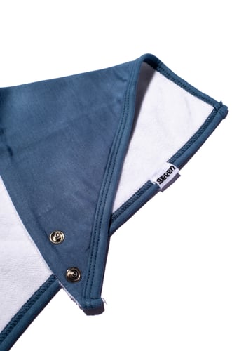 مريلة زرقاء