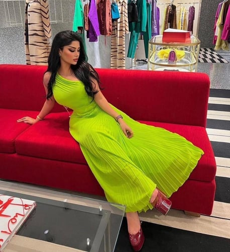 فستان سهره ناعم بلون مميز