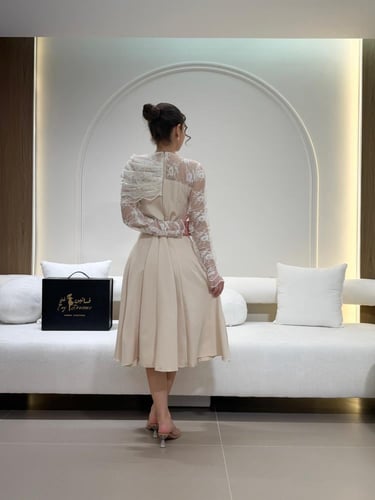 فستان بني ناعم