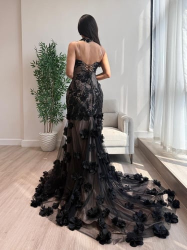 فستان اسود مبطن فخم