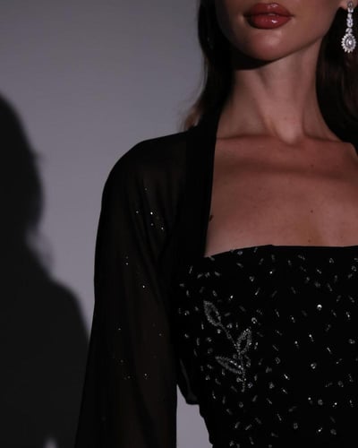 فستان سهره اسود مطرز يدوي على السدر