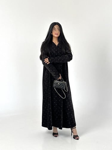 عبايه قطيفه منقط