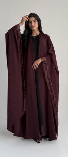 كريب كوري مع دانتيل عنابي