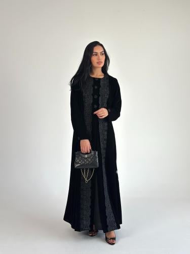 عبايه مخمل دانتيل