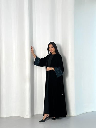 عبايه مخمل كوري مع شيفون مخمل