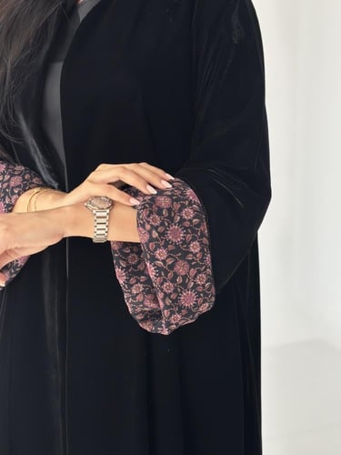 عباية مخمل كوري ، اطراف الكم كشميري