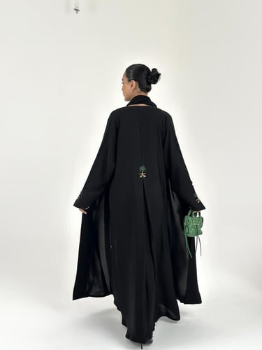 عبايه بتطريز يوم وطني