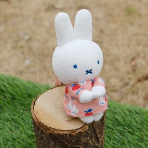 دمية ميفي الصغيره مع تعليقة | miffy mascot plushie