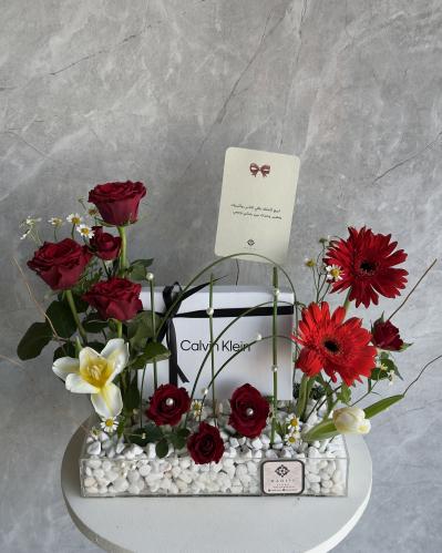 بكج كالفن كلاين مع ورد