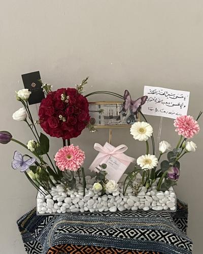 عطر ميس ديور مع ورد فخم
