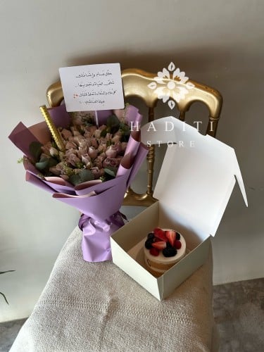 باقة ورد مع كيك جاناش مميزة