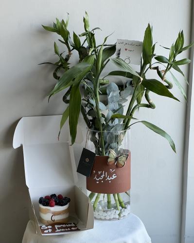 فازة بامبو مع كيك جاناش بتصميم عصري