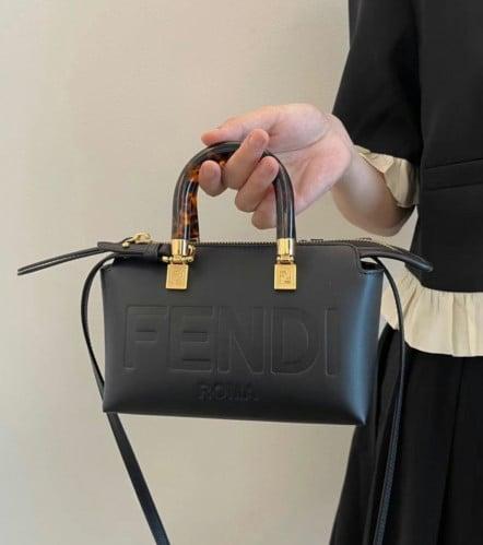 شنطه فندي هاي كولتي جلد اسود وسط