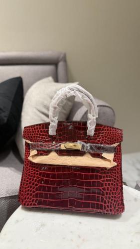 شنطة هرمز عنابي