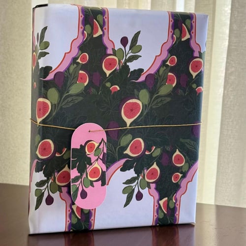 بطاقة إهداء تين وزيتون مع تاق