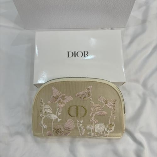 شنطة الربيع من ديور