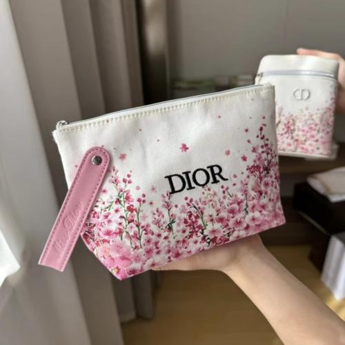 شنطة مس ديور