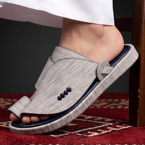 حذاء شرقي فاخر