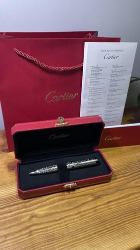 قلم كارتير سانتوس (فرار) طبق الأصل