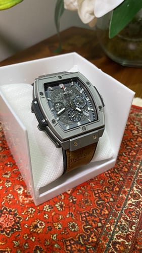 ساعة هوبلت جلد بني إطار رصاصي مستطيل