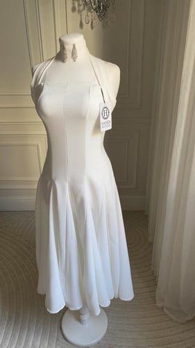 فستان ابتهال ابيض