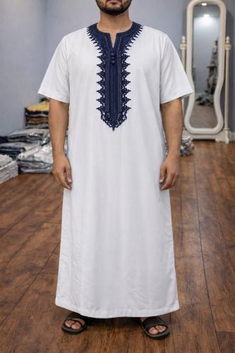 ثوب مغربي ابيض و كحلي كم قصير