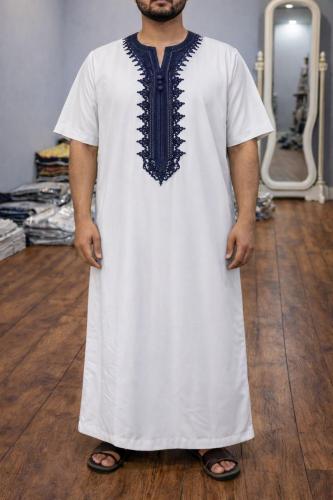 ثوب مغربي ابيضّ مخطط كم قصير