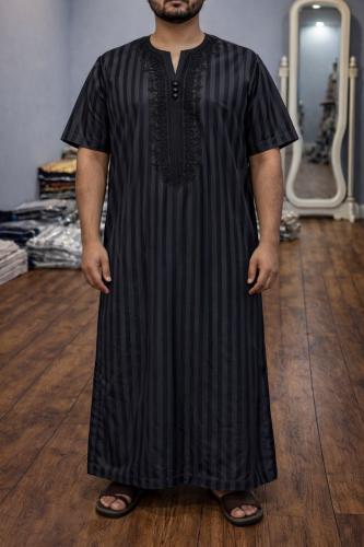 ثوب مغربي اسود مقلم كم قصير