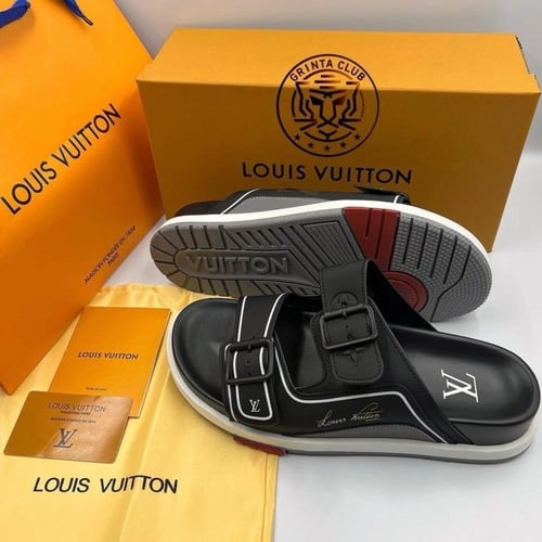 صندل LV اسود