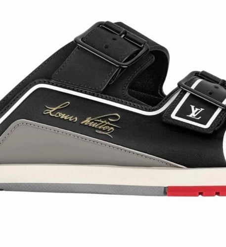 صندل LV اسود