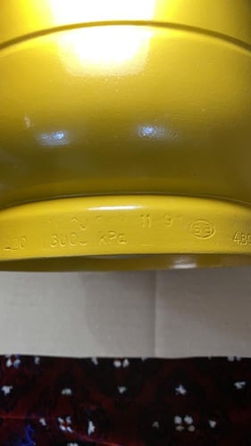 دبة بريموس صفراء