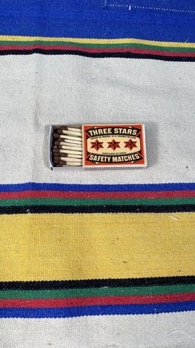 كبريت باستيكر قديم