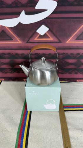 ابريق ياباني ملبس يد جلد