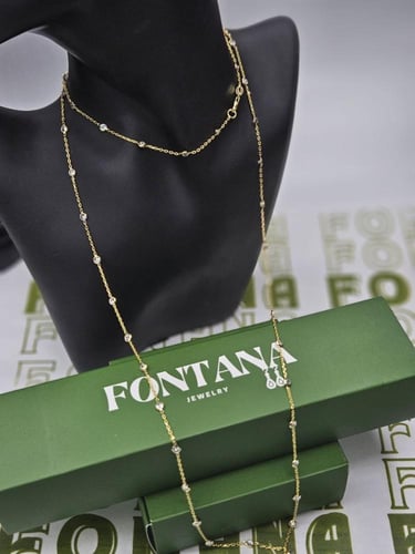 عقد فضة نسائي بفصوص زركون لامعة