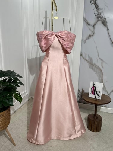 فستان رنا الغامدي